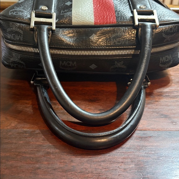 MCM Visetos Striped Princess Lion Laptop Bag - Picture 7 of 16